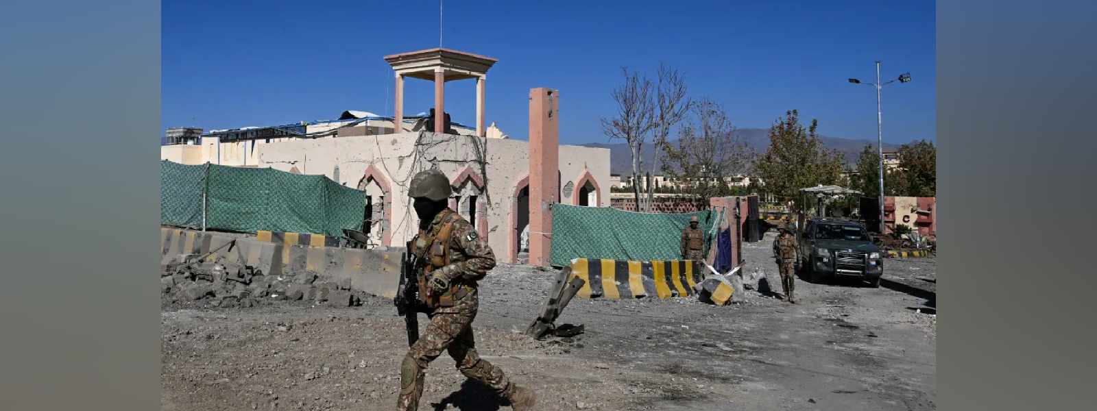 පාකිස්ථාන-ඇෆ්ගනිස්ථාන දේශ සීමා අතර වෙඩි හුවමාරුවක්